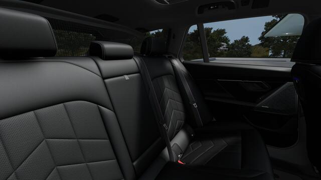 BMW 5-SERIE Touring 530e M Sport Automaat / Panoramadak / Trekhaak / Bowers & Wilkins / Comfortstoelen / Adaptieve LED / Parking Assistant Plus / Stoelventilatie