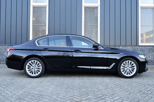 BMW 5-SERIE 520i High Executive Rijklaarprijs-Garantie Leder Sportinterieur Laserlight Navigatie Airco