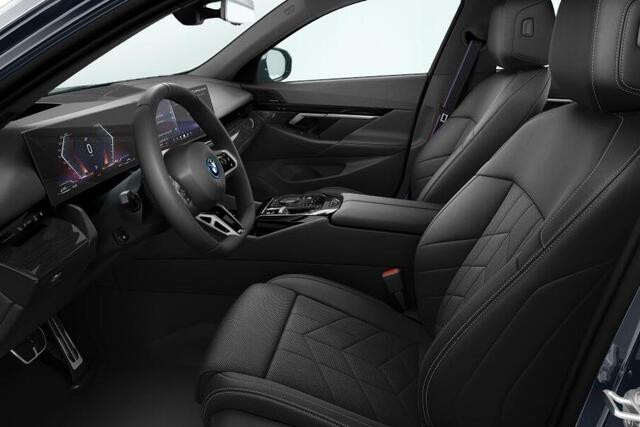 BMW 5-SERIE Sedan 550e xDrive M-Sport