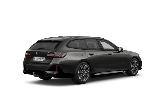 BMW 5-SERIE Touring 530e M Sport Edition | M Sportpakket Pro | Trekhaak