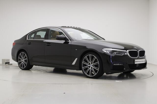 BMW 5-SERIE 530i xDrive Individual | Driving Assistant Plus | Stoelventilatie | M-Sport | Lederen Dash | Schuifdak | 20" | Harman Kardon |