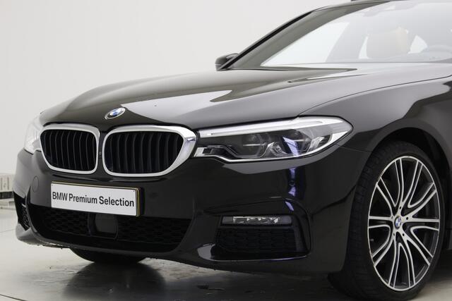 BMW 5-SERIE 530i xDrive Individual | Driving Assistant Plus | Stoelventilatie | M-Sport | Lederen Dash | Schuifdak | 20" | Harman Kardon |
