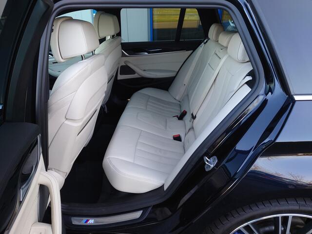 BMW 5-SERIE Touring 540i xDrive High Executive M-Sport / Head-up / H-K / Panodak / Comfortpakket / Bomvol
