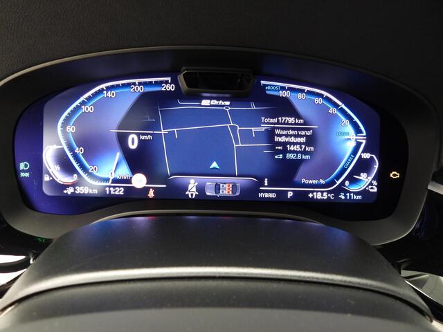 BMW 5-SERIE Touring 530e xDrive | M-sportpakket | Laserlicht | Leder | HUD | Trekhaak | Schuifdak | Keyles go | DAB | Hifi speakers | Alu 19 inch