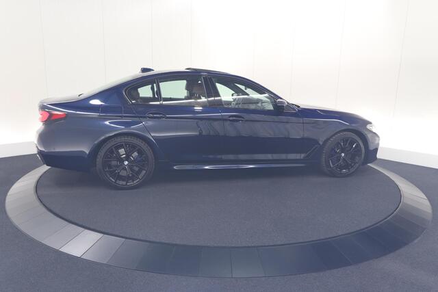 BMW 5-SERIE 545e xDrive Business Edition Plus | M Sportpakket | Driving Assistant Professional | Harman Kardon Surround Sound System