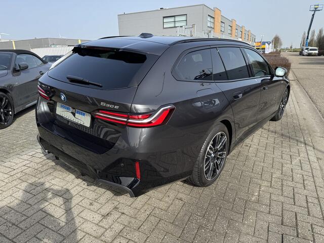 BMW 5-SERIE Touring 530e xDrive M Sport Trekhaak | Stuurverw. | Harman Kardon | Stoelverw.