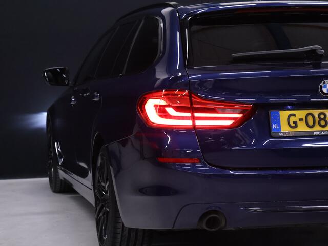 BMW 5-SERIE Touring 520i M Sport [SCHUIFKANTELDAK, CRUISE CONTROL, BLUETOOTH TELEFOON, HUD, ACHTERUITRIJCAMERA, PDC V+A, STOELVERWARMING, BMW ADAPTIVE LED, NIEUWSTAAT]