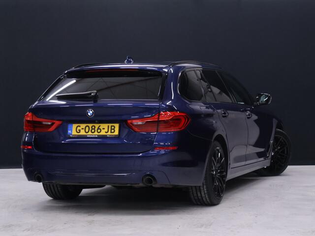 BMW 5-SERIE Touring 520i M Sport [SCHUIFKANTELDAK, CRUISE CONTROL, BLUETOOTH TELEFOON, HUD, ACHTERUITRIJCAMERA, PDC V+A, STOELVERWARMING, BMW ADAPTIVE LED, NIEUWSTAAT]