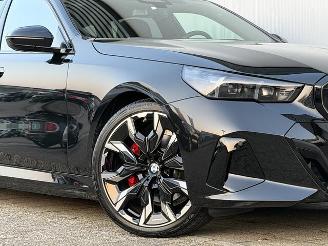BMW 5-SERIE Touring 530e M Sport Pro Pano/21"/Park + Driv. Plus/Trekhaak.