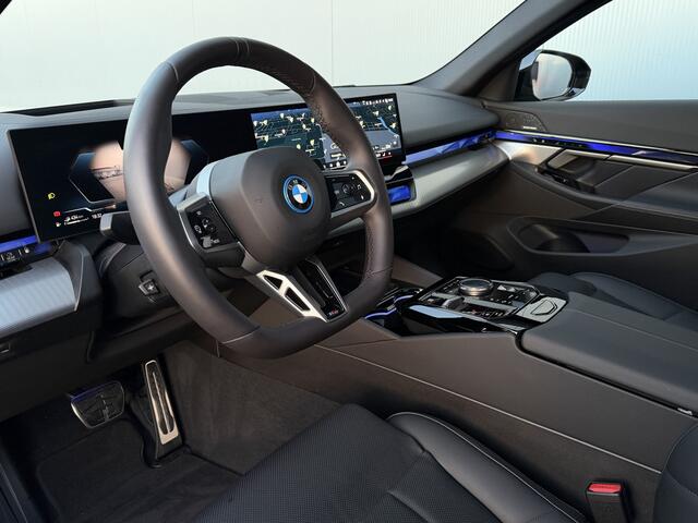 BMW 5-SERIE Touring 530e M Sport Pro Pano/21"/Park + Driv. Plus/Trekhaak.