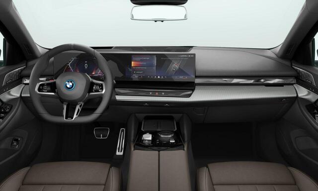 BMW 5-SERIE Touring 530e | M Sportpaket Pro | Bowers & Wilkins | Pano | Trekhaak
