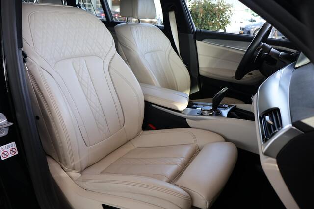 BMW 5-SERIE 520i Corporate Lease High Executive | M Sport | Driving Assistant Plus | elektrisch glazen schuif-/kanteldak