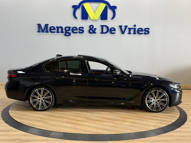 BMW 5-SERIE 545e xDrive Business Edition Plus Airco ECC | Panorama | Adaptive Cruise | Camera | Memory | 20 Inch | Isofix | NAP
