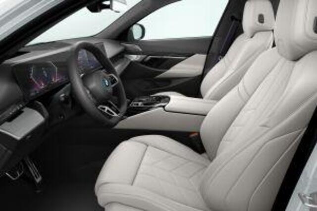 BMW 5-SERIE Touring 550e xDrive Innovation Pack M Sportpakket Pro Aut. - Verwacht: Maart 2026