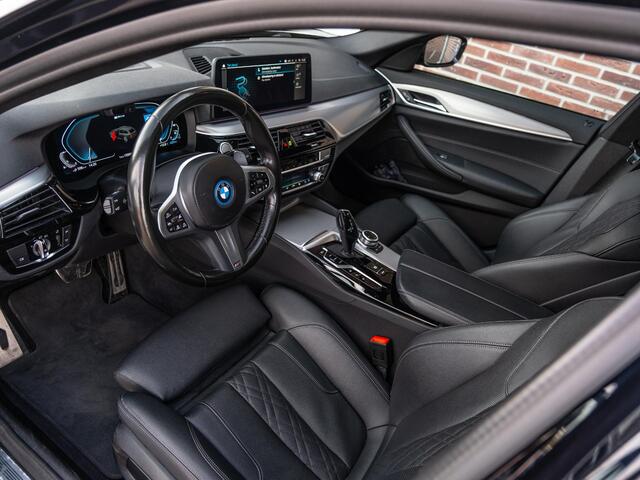 BMW 5-SERIE Touring 530e xDrive Business Edition Plus | Alle opties | HUD | M-Sportpakket | Laserlicht | Pano | Volleder | Glascoating | Elektr.Trekhaak | 360 | Keyless | Etc.