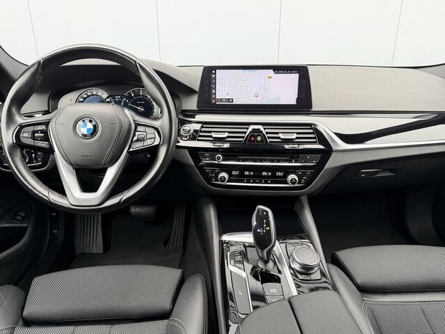 BMW 5-SERIE Touring 520i Executive Automaat Navigatie/Camera/18inch.