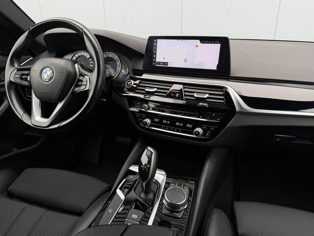 BMW 5-SERIE Touring 520i Executive Automaat Navigatie/Camera/18inch.