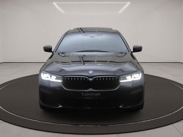 BMW 5-SERIE 530e xDrive Business Edition Plus, Kuipstoelen, Schuifdak, Harman/Kardon Sound