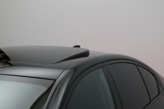 BMW 5-SERIE 530e xDrive Business Edition Plus, Kuipstoelen, Schuifdak, Harman/Kardon Sound