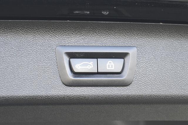 BMW 5-SERIE Touring 530i Executive Rijklaarprijs-Garantie Panorama dak Navigatie Led Airco Trekhaak