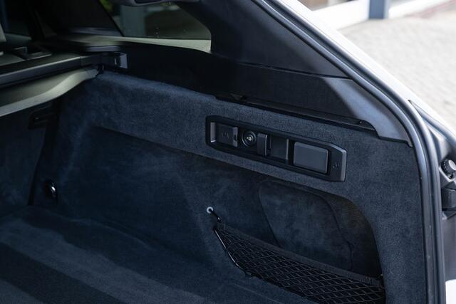 BMW 5-SERIE 530e xDrive M Sport Pro | Harman/Kardon | Driving Ass. Plus. | Camera | Iconic | Trekhaak | 21' Inch |