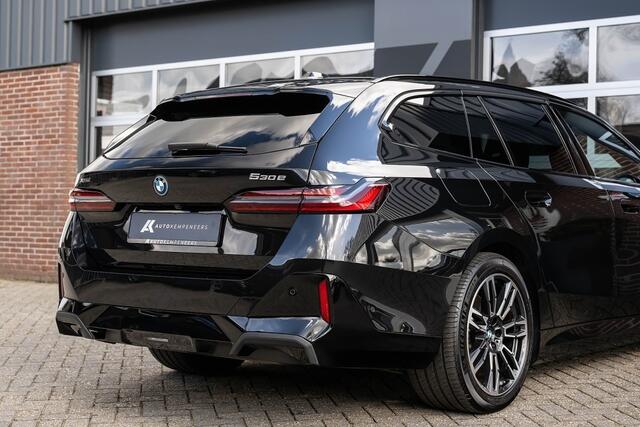BMW 5-SERIE 530e xDrive M Sport Pro | Harman/Kardon | Driving Ass. Plus. | Camera | Iconic | Trekhaak | 19' Inch |