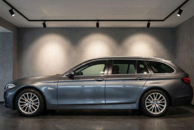 BMW 5-SERIE touring 520i Luxury Edition l Pano l HUD l Memory l 360 Camera l VOL OPT
