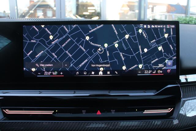 BMW 5-SERIE Touring 530e xDrive M-Sport Pro Shadowline/DrivingAssistPro/innovationPack/ComfortPack/Iconic/Panoramadak/20inch Full Options