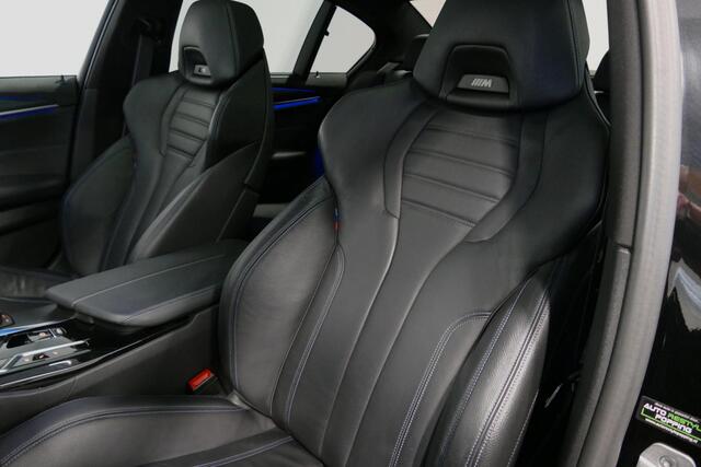 BMW 5-SERIE 530e xDrive M Sport / Schuif-/kanteldak/ M Performance stoelen / M Sport Bodykit / Elektr. verstelbare voorstoelen / Harman Kardon Surround Sound / HUD / 20'' LMV / Rondomzichtcamera / Apple Carplay - Android Auto / Stoelverwarming / Ambienteverlichting /