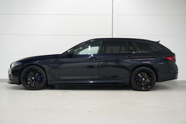 BMW 5-SERIE Touring 530e xDrive M-Sport | Panoramadak | M-Stoelen | CoPilot | Harman Kardon