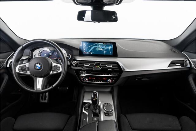 BMW 5-SERIE Touring 520i M-sport Trekhaak Corporate Lease Executive