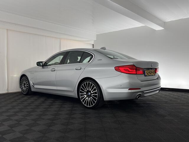 BMW 5-SERIE 530e iPerformance High Executive (Plug-in) *PANO | LEATHER | FULL-LED | TOP-VIEW | HARMAN/KARDON | BLINDSPOT | MEMORY-PACK | HEATED-COMFORTSEATS | DIGI-COCKPIT | AMBIENT-LIGHT | NAVI-FULLMAP | 20''ALU*