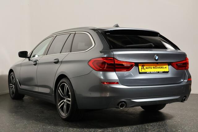 BMW 5-SERIE Touring 520i / LED / Leder / CarPlay / Trekhaak / Cam