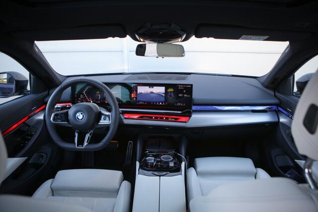 BMW 5-SERIE Touring 530e M Sport Edition