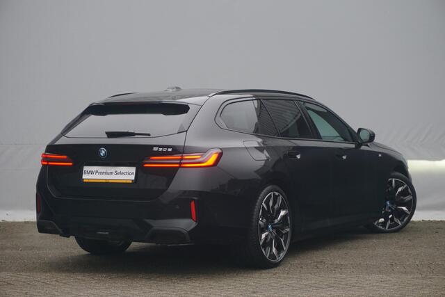 BMW 5-SERIE Touring 530e M Sportpakket Pro 21'' / Bowers & Wilkins / Driving Assistant Professional / Panoramadak / Trekhaak