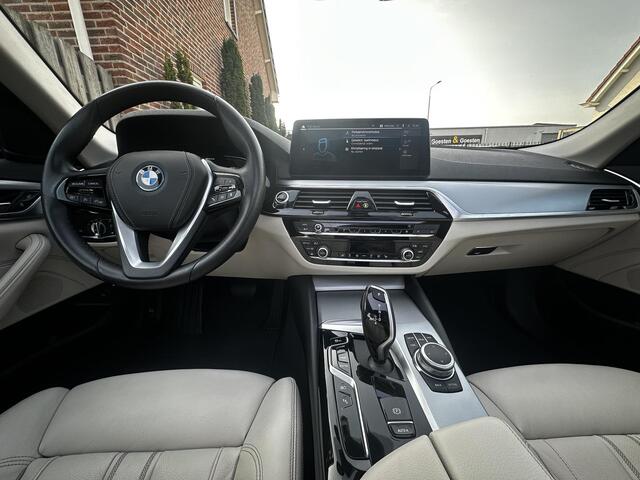BMW 5-SERIE Touring 530e xDrive Lazer|Pano|ShadowLine|Elek.Trek