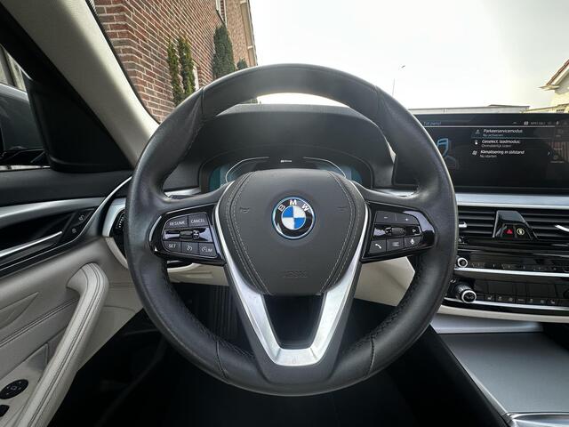 BMW 5-SERIE Touring 530e xDrive Lazer|Pano|ShadowLine|Elek.Trek