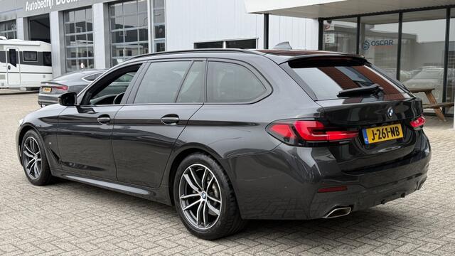 BMW 5-SERIE Touring 520i High Executive | M-Sport | Leer | Camera