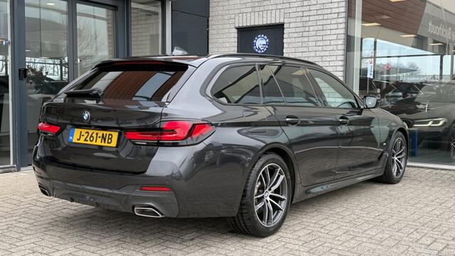 BMW 5-SERIE Touring 520i High Executive | M-Sport | Leer | Camera
