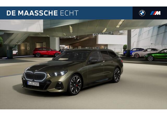 BMW 5-SERIE Touring 550e xDrive M Sport Automaat / Panoramadak / Trekhaak / Adaptief onderstel professional / Bowers & Wilkins / M Multifunctionele Stoelen / Parking Assistant Plus
