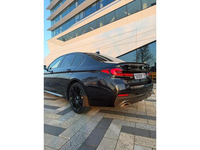 BMW 5-SERIE 545e xDrive High Executive /Schuif-Dak / Camera /Dealer Onderhouden /