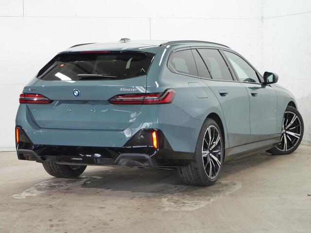 BMW 5-SERIE Touring 550e xDrive M-Sport Pro | 20" | Panorama | CoPilot | Bowers & Wilkins | Trekhaak |