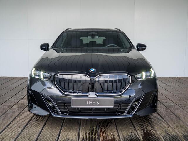 BMW 5-SERIE Touring 520i | M Sportpakket Pro | Equipment Pack Pro | Travel Pack | Showroom Selection