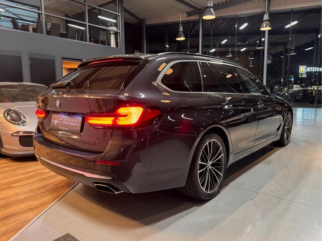 BMW 5-SERIE Touring 530d High Executive Adaptive cruise, Leder, HeadUp.