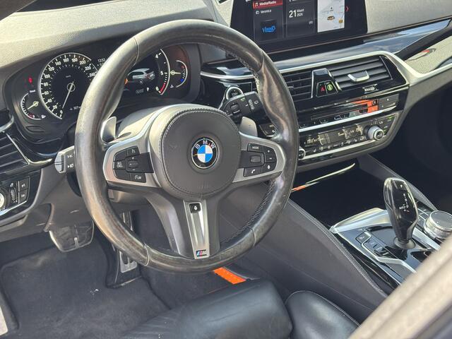 BMW 5-SERIE Touring 530d xDrive High Executive / Head Up Display / Trekhaak / Navi / Lederen Bekleding /