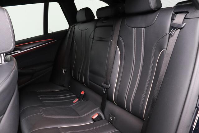 BMW 5-SERIE Touring 520i High Executive Edition | M-Sport | Leder | NL Auto |