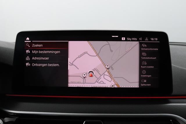 BMW 5-SERIE Touring 520i High Executive Edition | M-Sport | Leder | NL Auto |