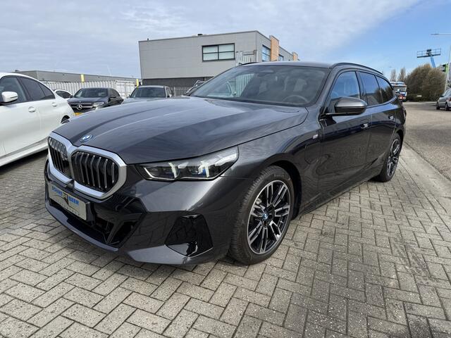 BMW 5-SERIE Touring 530e xDrive M Sport Trekhaak | Stuurverw. | Harman Kardon | Adapt. Cruise