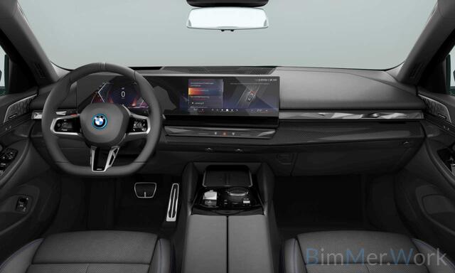 BMW 5-SERIE Touring 550e xDrive M-Sport Pro Pano ACC B&W 360 HUD Stoelvent