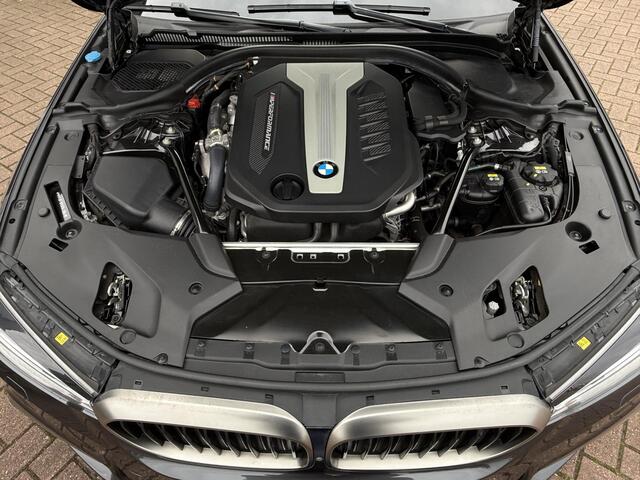 BMW 5-SERIE M550d xDrive High Executive / Vol / Prachstaat / Historie
